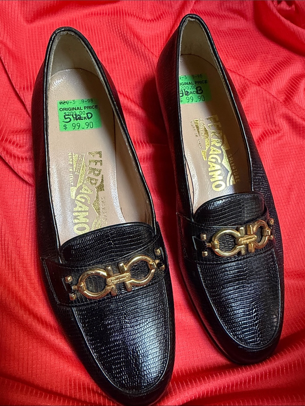 NEW Salvatore Ferragamo WOMEN DS 43020 5.5 Lizard-Textured Loafers Gold Hardware - Picture 2 of 12